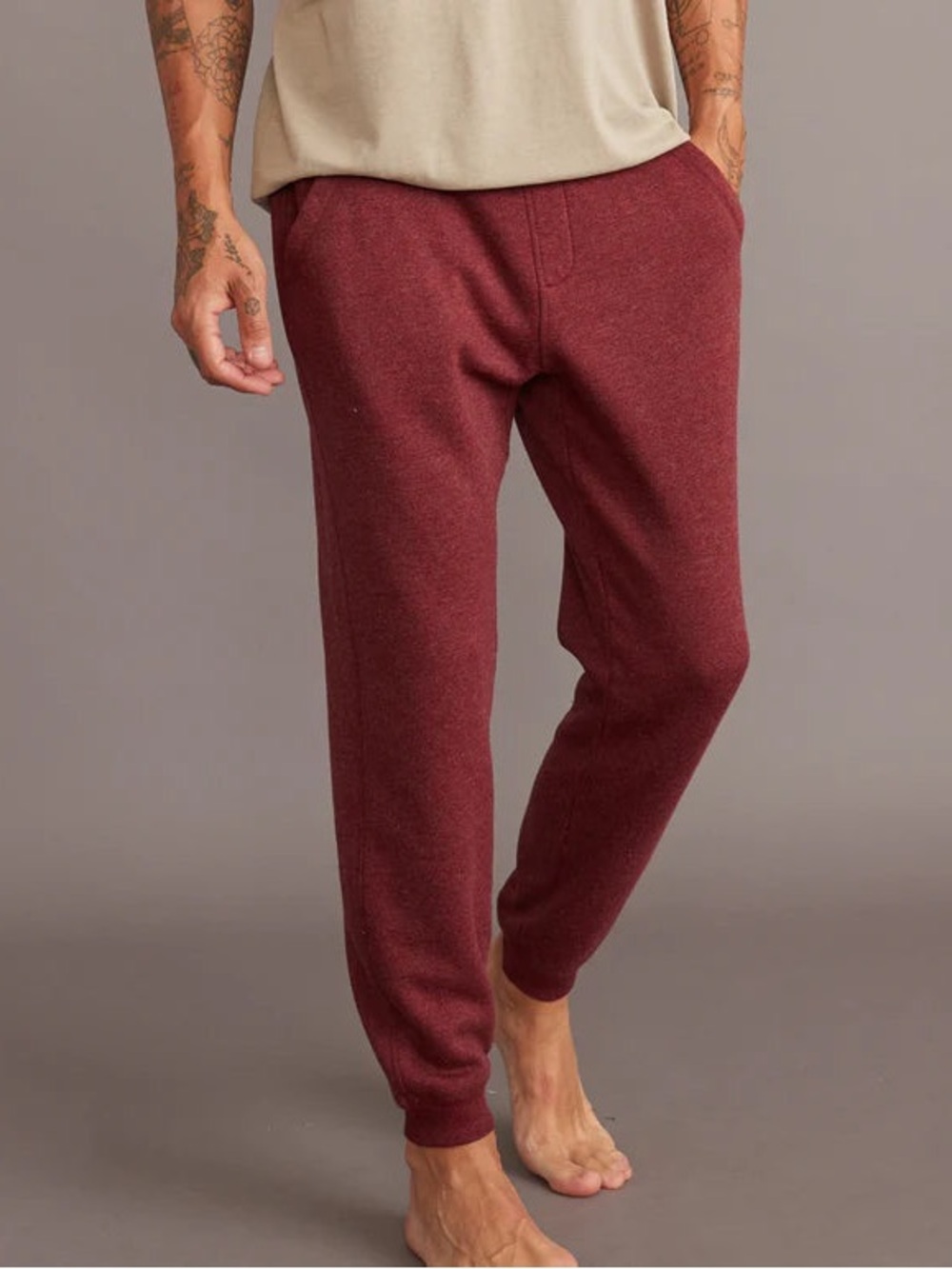 Marine layer Men's Custom Dyed Sherpa Fleece Jogger in maroon size medium